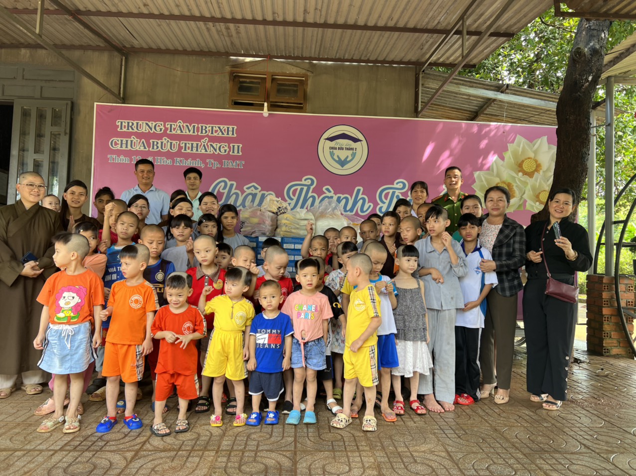 toàn cảnh